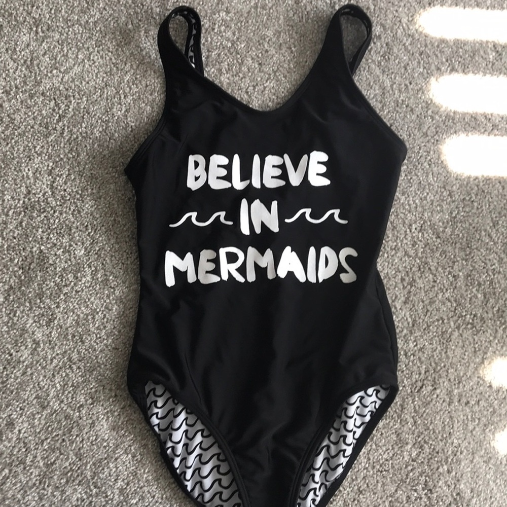 Girls one piece swimsuit L